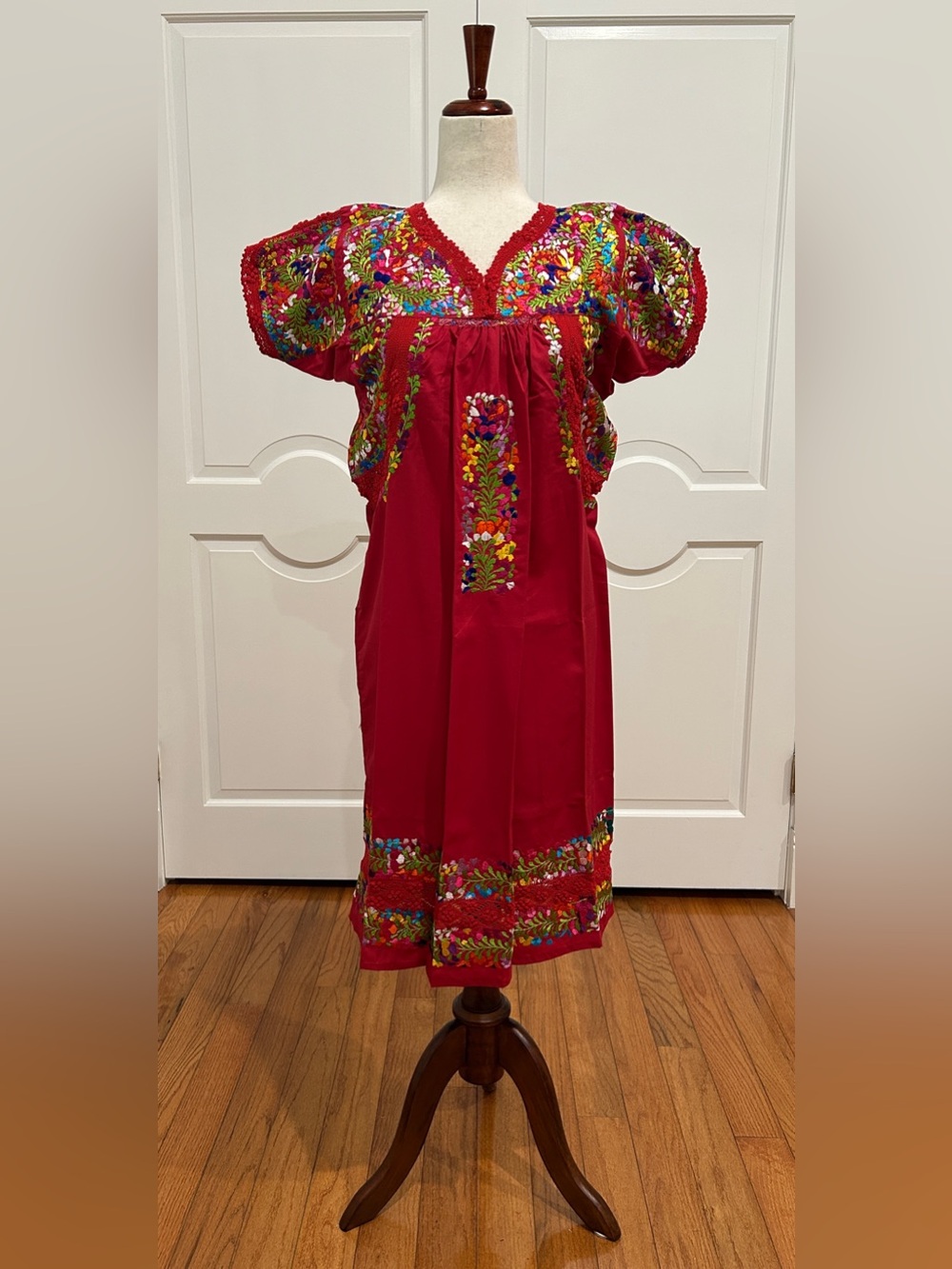 San Antonino gala Dress,Oax,Mexican dress Hand Embroidered with Silk threads.